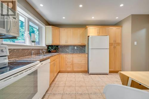 101 - 138 Scenic Mill Way, Toronto, ON - Indoor Photo Showing Kitchen