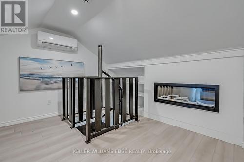 403 Smith Avenue, Burlington, ON - Indoor