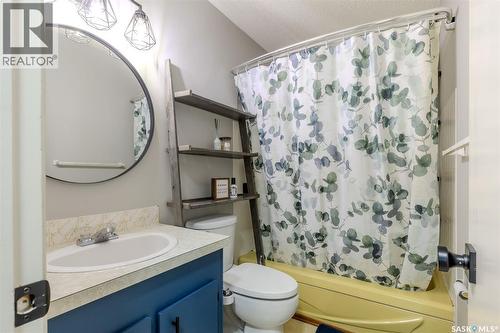 3111 33Rd Street W, Saskatoon, SK - Indoor Photo Showing Bathroom
