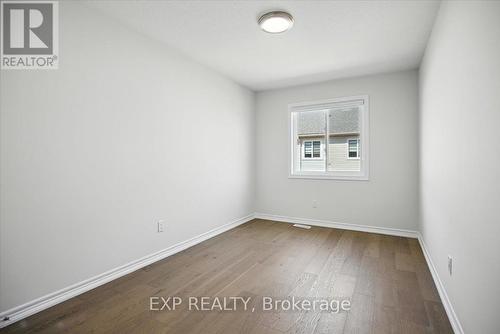 27 Mockingbird Lane E, Hamilton, ON - Indoor Photo Showing Other Room