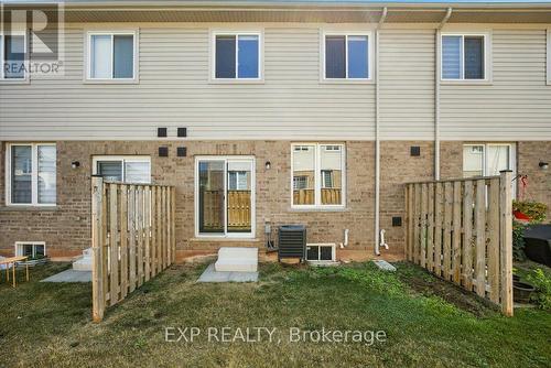 27 Mockingbird Lane E, Hamilton, ON - Outdoor With Exterior