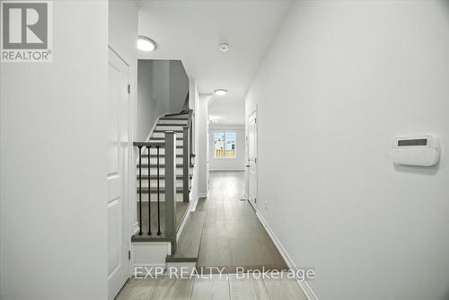 27 Mockingbird Lane E, Hamilton, ON - Indoor Photo Showing Other Room