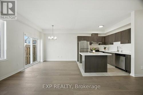 27 Mockingbird Lane E, Hamilton, ON - Indoor Photo Showing Kitchen