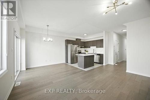 27 Mockingbird Lane E, Hamilton, ON - Indoor Photo Showing Kitchen