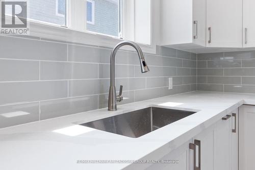 B - 177 The Queensway S, Georgina, ON - Indoor Photo Showing Kitchen