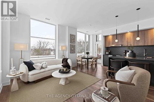 304 - 3071 Riverside Drive, Ottawa, ON - Indoor Photo Showing Living Room
