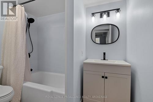 312 - 310 Kingsdale Avenue, Kingston (East Gardiners Rd), ON - Indoor Photo Showing Bathroom