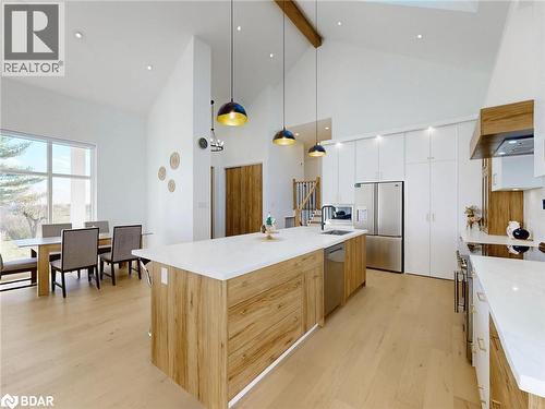 521 Old York Road, Burlington, ON - Indoor