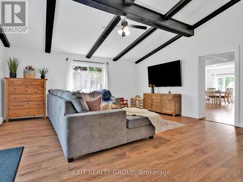 B - 109 Prince Edward Street, Brighton, ON - Indoor Photo Showing Living Room