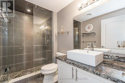210 - 40 Ferndale Drive S, Barrie, ON - Indoor Photo Showing Bathroom