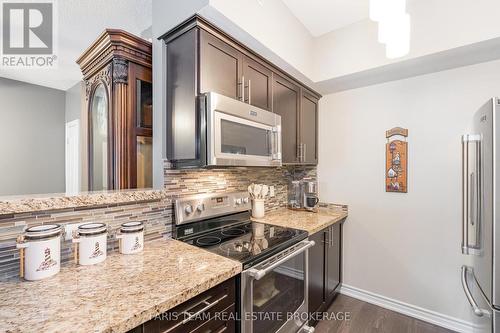 210 - 40 Ferndale Drive S, Barrie, ON - Indoor Photo Showing Kitchen