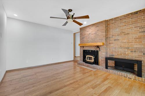 Salle familiale - 3190 Place Byzance, Brossard, QC - Indoor Photo Showing Living Room With Fireplace