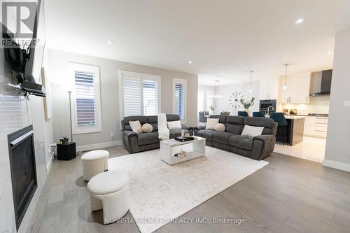 3354 Mersea Street E, London South (South V), ON - Indoor Photo Showing Living Room With Fireplace