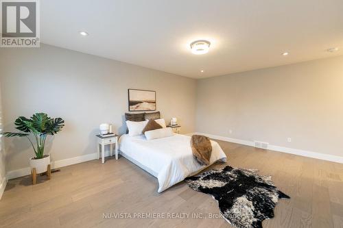 3354 Mersea Street E, London South (South V), ON - Indoor Photo Showing Bedroom