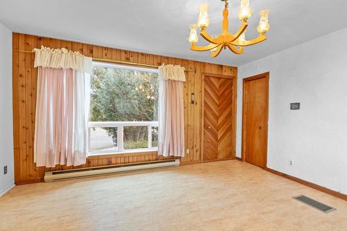 Living room - 60 Rue Du Mont-Plaisant, Châteauguay, QC - Indoor Photo Showing Other Room
