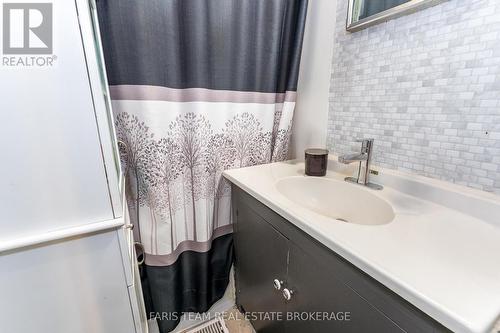 3425 Coronation Avenue, Severn, ON - Indoor Photo Showing Bathroom