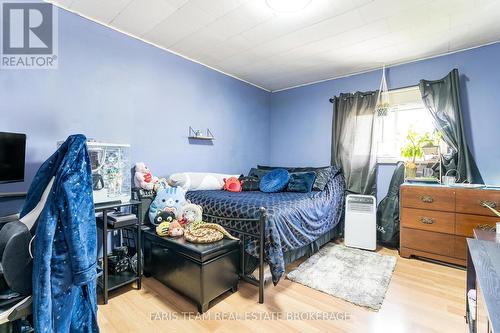 3425 Coronation Avenue, Severn, ON - Indoor Photo Showing Bedroom
