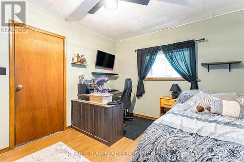 3425 Coronation Avenue, Severn, ON - Indoor Photo Showing Bedroom