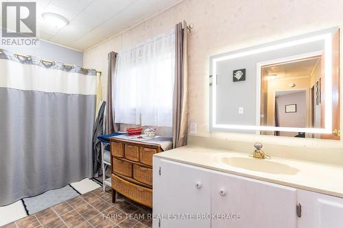 3425 Coronation Avenue, Severn, ON - Indoor Photo Showing Bathroom