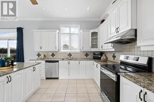 5 Farina Drive, Brampton, ON - Indoor Photo Showing Kitchen With Upgraded Kitchen