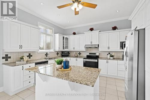 5 Farina Drive, Brampton, ON - Indoor Photo Showing Kitchen With Upgraded Kitchen