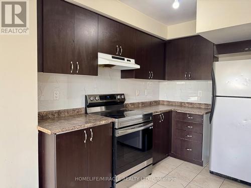 5 - 200 Veterans Drive, Brampton, ON - Indoor Photo Showing Kitchen
