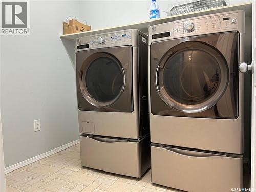 405 701 Henry Street, Estevan, SK - Indoor Photo Showing Laundry Room