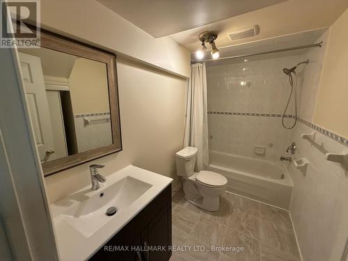 5923 Sidmouth Street, Mississauga, ON - Indoor Photo Showing Bathroom