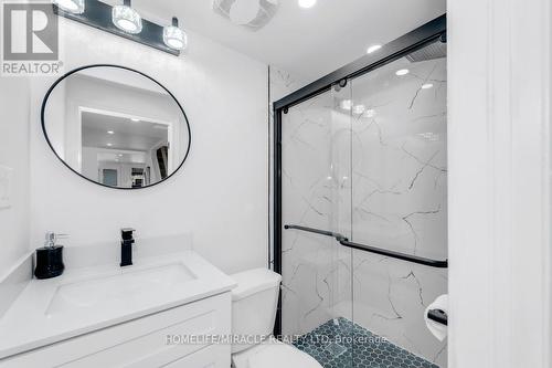 195 Randi Road, Mississauga, ON - Indoor Photo Showing Bathroom