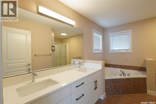 15 Christopher Place, White City, SK - Indoor Photo Showing Bathroom