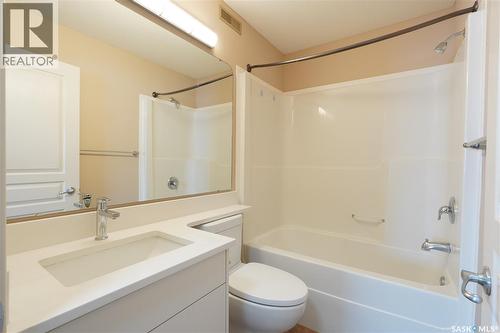 15 Christopher Place, White City, SK - Indoor Photo Showing Bathroom
