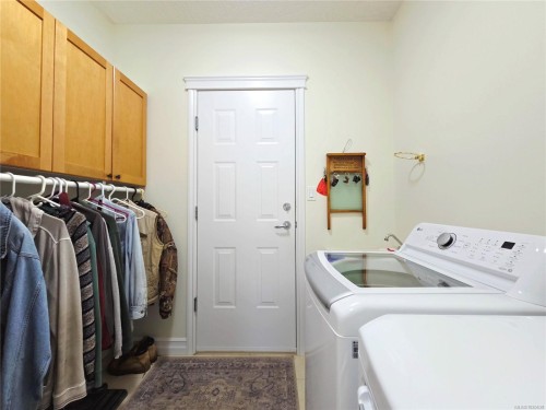 2040 Sussex Dr, Courtenay, BC 