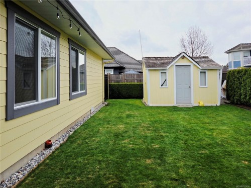 2040 Sussex Dr, Courtenay, BC 