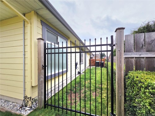 2040 Sussex Dr, Courtenay, BC 