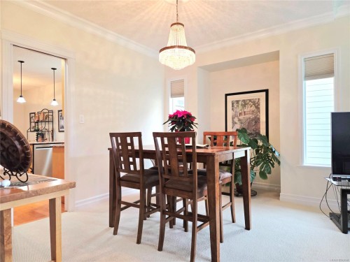 2040 Sussex Dr, Courtenay, BC 