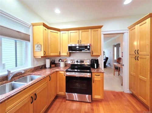 2040 Sussex Dr, Courtenay, BC 