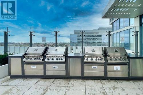 5001 - 5 Buttermill Avenue, Vaughan, ON - Outdoor