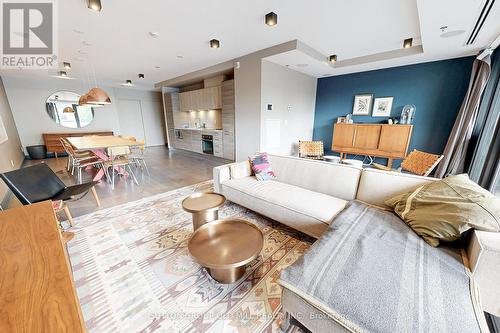 201 - 530 Indian Grove, Toronto, ON - Indoor Photo Showing Living Room