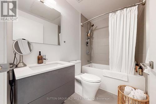 201 - 530 Indian Grove, Toronto, ON - Indoor Photo Showing Bathroom