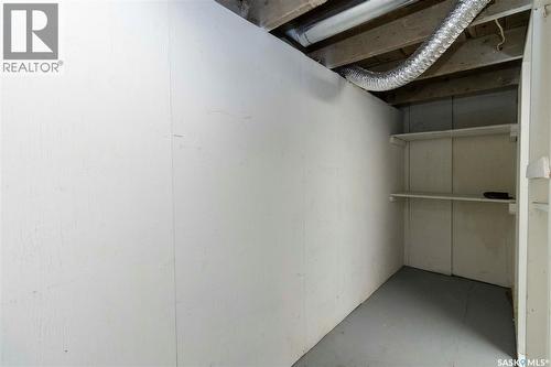 325 S Avenue S, Saskatoon, SK - Indoor