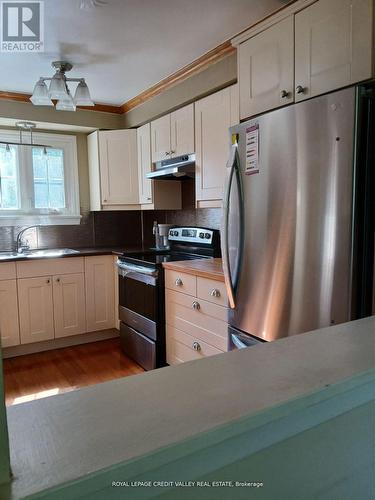 24 Sutter Avenue, Brampton, ON - Indoor Photo Showing Kitchen