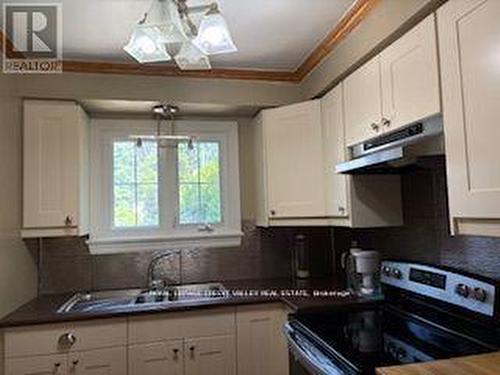 24 Sutter Avenue, Brampton, ON - Indoor Photo Showing Kitchen With Double Sink