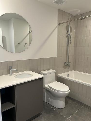 Bathroom - 619-2114 Rue Ste-Catherine E., Montréal (Ville-Marie), QC - Indoor Photo Showing Bathroom