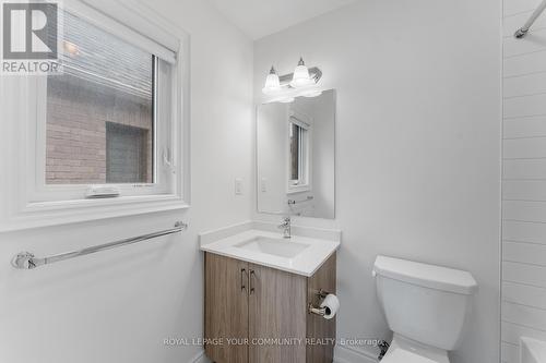 1 Byblos Court, East Gwillimbury, ON - Indoor Photo Showing Bathroom