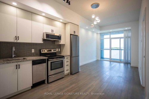 613-8763 Bayview Avenue, Richmond Hill, ON - Indoor Photo Showing Kitchen With Stainless Steel Kitchen With Upgraded Kitchen