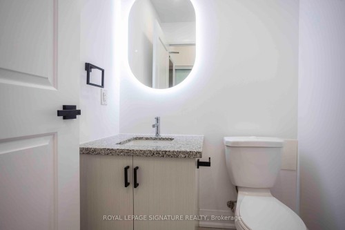 613-8763 Bayview Avenue, Richmond Hill, ON - Indoor Photo Showing Bathroom