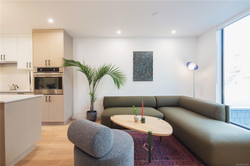 7-909 Redfern St, Victoria, BC 