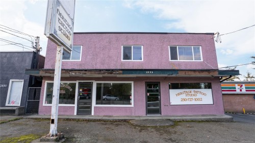 3890 Carey Rd, Saanich, BC 