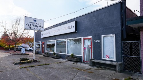 3890 Carey Rd, Saanich, BC 