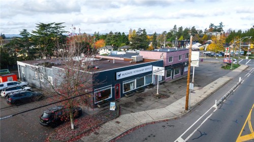 3890 Carey Rd, Saanich, BC 